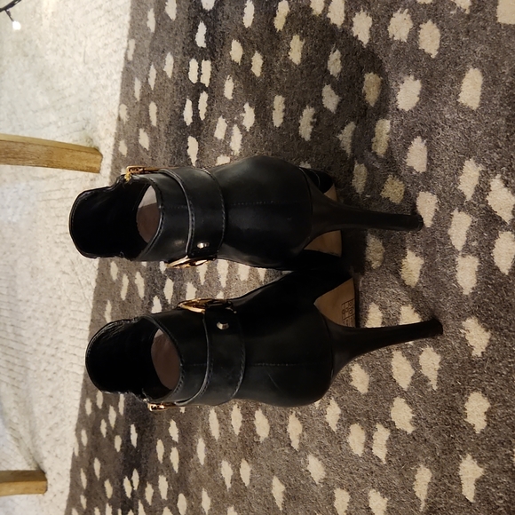 Michael Kors Platform Heels/Booties - Picture 3 of 6